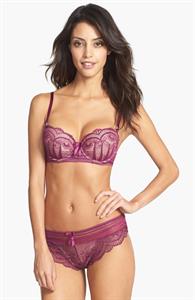 Mayra Suárez in lingerie