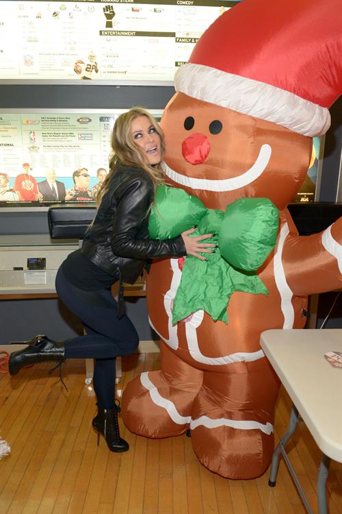 Carmen Electra Enters the Sirius M Studios in New York 05.12.12 
