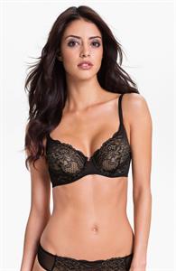 Mayra Suárez in lingerie