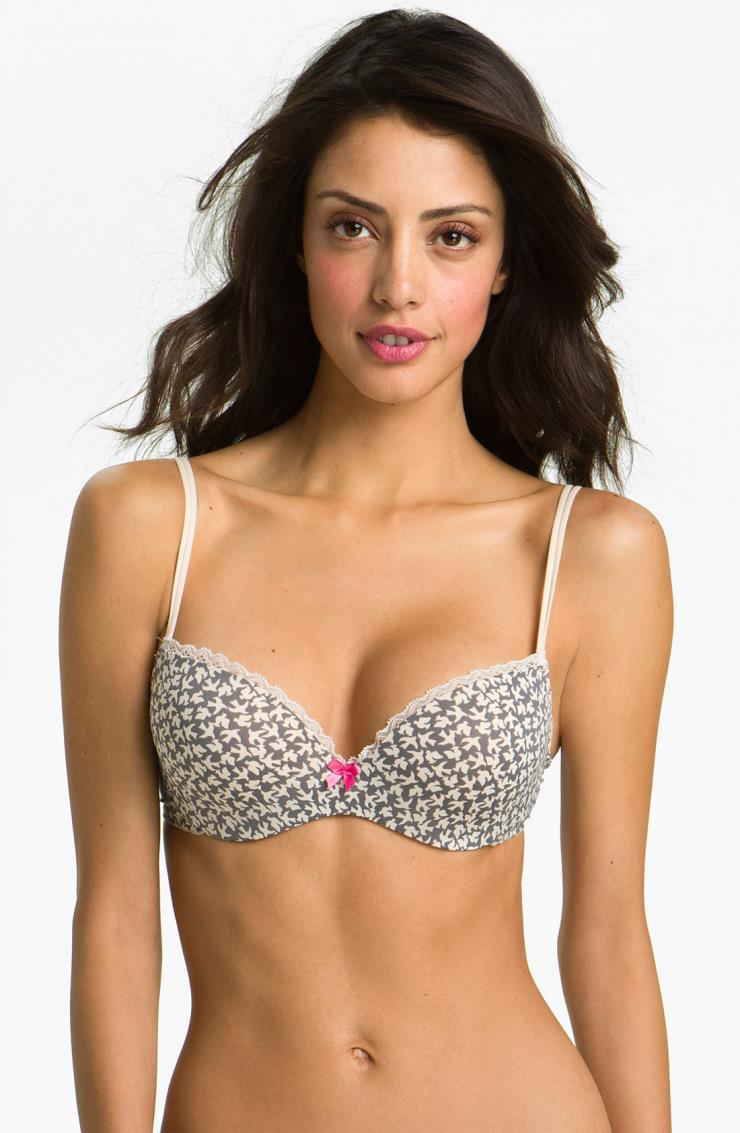 Mayra Suárez in lingerie