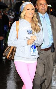 Carrie Underwood “Good Morning America” departure candids in New York, November 1, 2013 