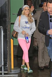 Carrie Underwood “Good Morning America” departure candids in New York, November 1, 2013 