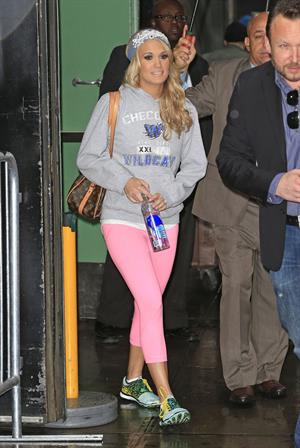 Carrie Underwood “Good Morning America” departure candids in New York, November 1, 2013 