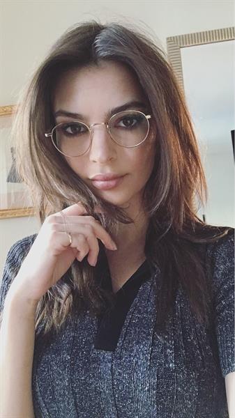 Emily Ratajkowski taking a selfie