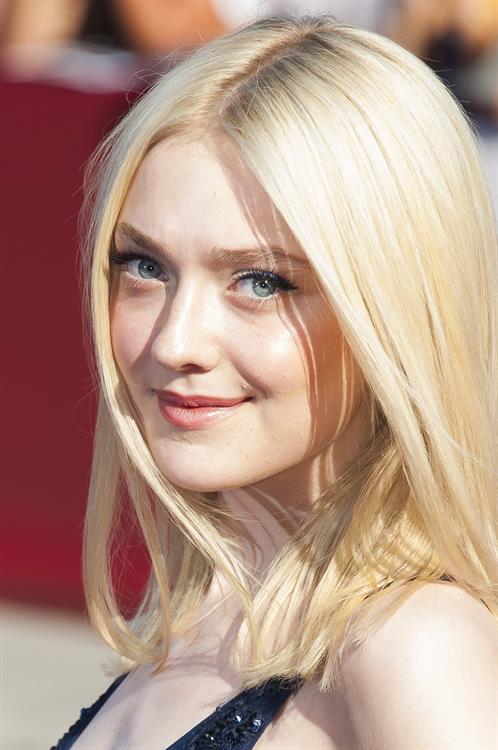 Dakota Fanning - Night Moves Premiere VFF 8/31/13