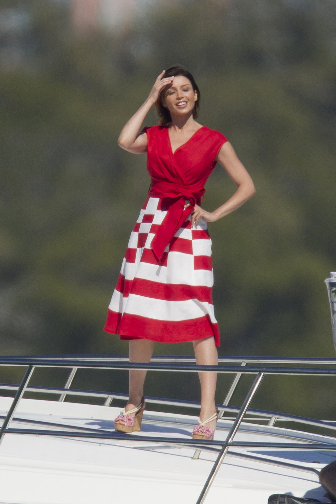 Dannii Minogue swimsuit photoshoot candids in Miami in January, 2011