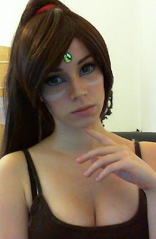 Enji Night taking a selfie