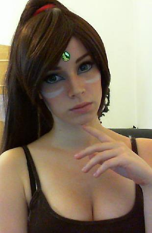 Enji Night taking a selfie