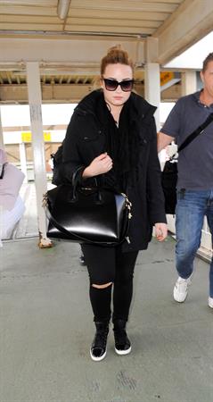 Demi Lovato - Leaves London Heathrow Airport in London (01.06.2013) 