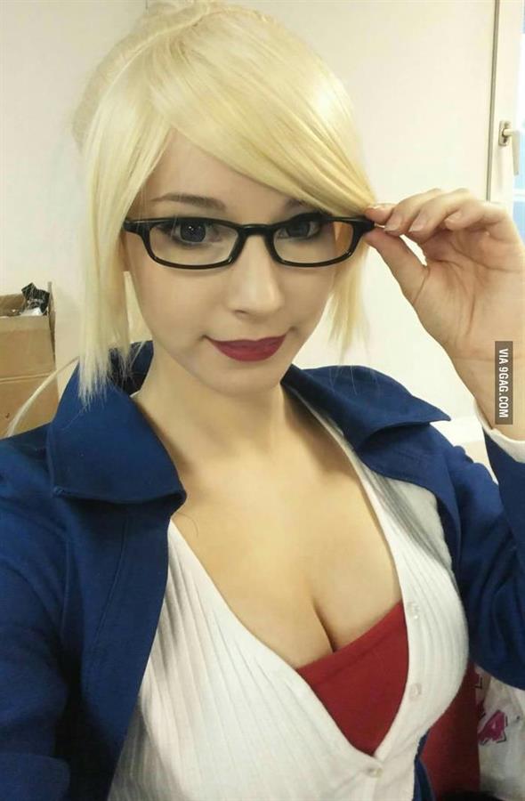 Enji Night taking a selfie