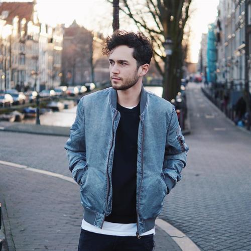 This former boyband member makes vlogs on youtube and is a tv host.  