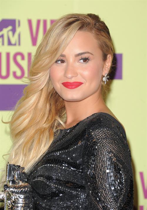 Demi Lovato - MTV Video Music Awards in Los Angeles - September 6, 2012