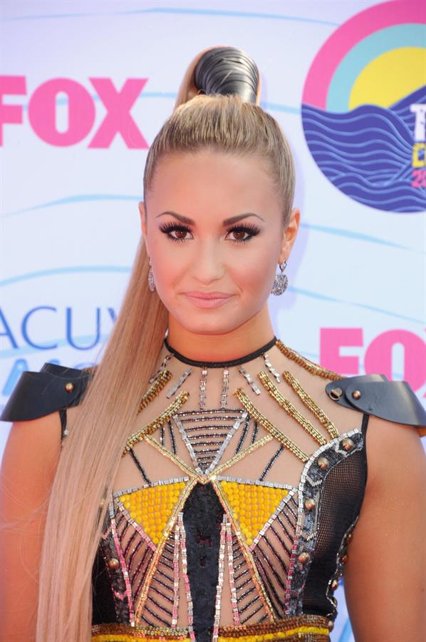 Demi Lovato - 2012 Teen Choice Awards in Universal City (July 22, 2012)