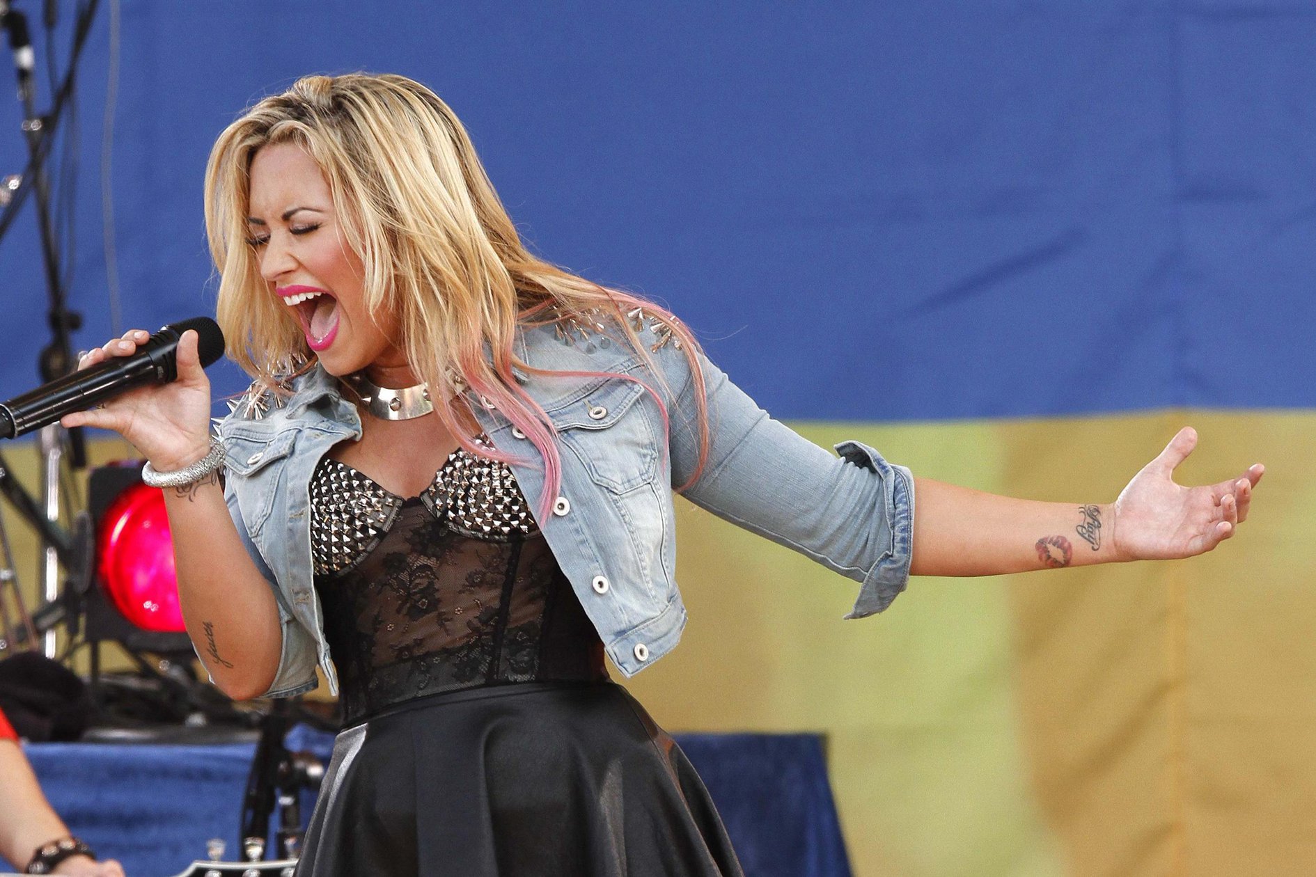 Demi Lovato -  Good Morning America  set in New York  -  6 July, 2012