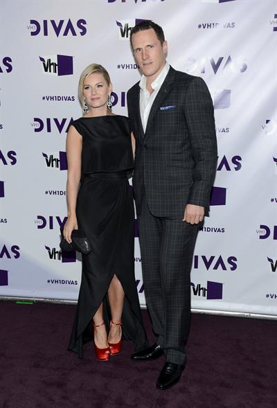 Elisha Cuthbert VH1 Divas 2012 in Los Angeles 12/16/12 