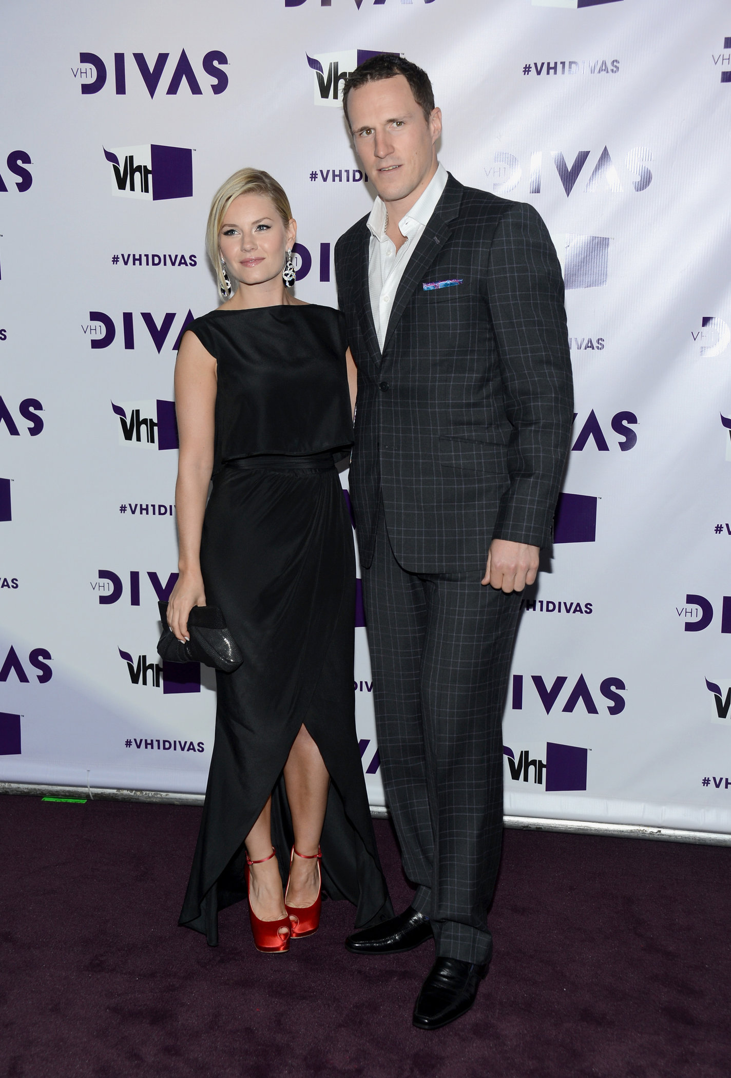 Elisha Cuthbert VH1 Divas 2012 in Los Angeles 12/16/12 