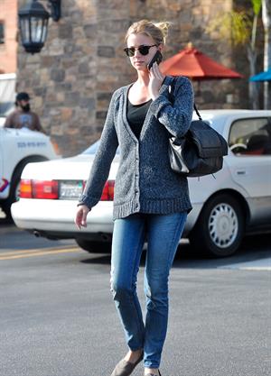 Emily VanCamp picks up some groceries at a Gelson's in LA October 6, 2012 