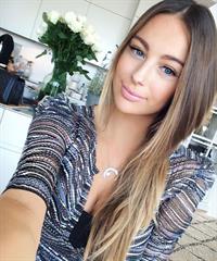 Mathilde Gøhler taking a selfie