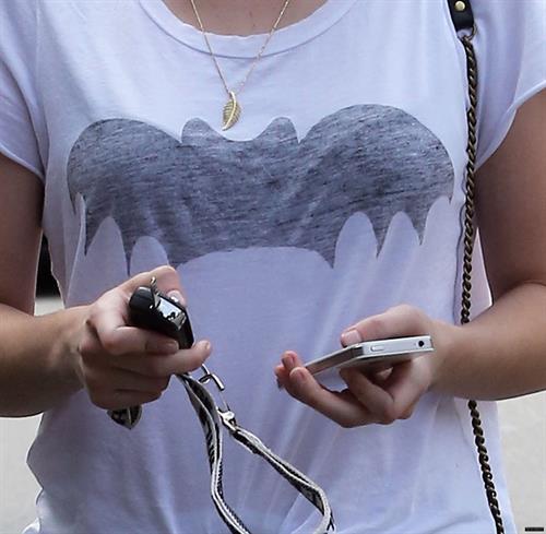 Emma Roberts Tight Jeans The Griddle Cafe And Rite Aid LA (10/09/12) 
