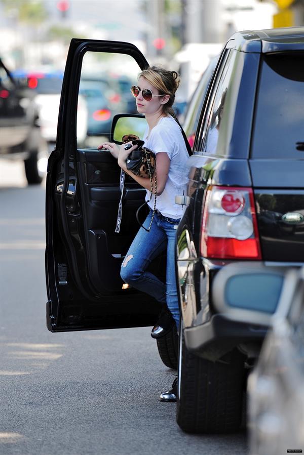 Emma Roberts Tight Jeans The Griddle Cafe And Rite Aid LA (10/09/12) 