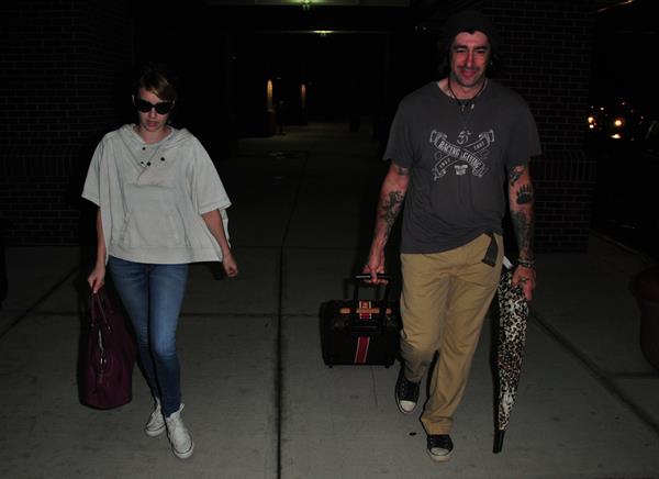 Emma Roberts lands in Wilmington to continue filming 'We're the Millers' (09 August 2012)