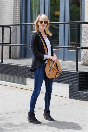 Emma Stone - out and about in New York City (17.05.2013) 