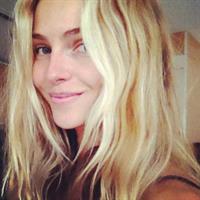 Valentina Zelyaeva taking a selfie