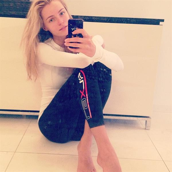 Valentina Zelyaeva taking a selfie