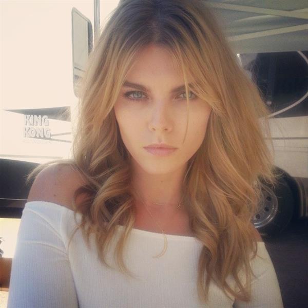 Maryna Linchuk taking a selfie