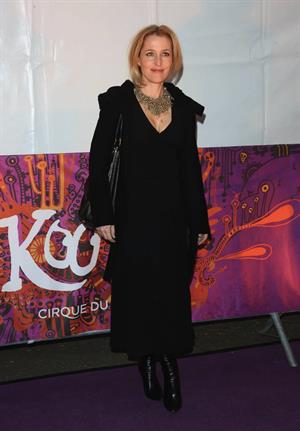 Gillian Anderson - Cirque Du Soleil's Kooza 1/8/13  