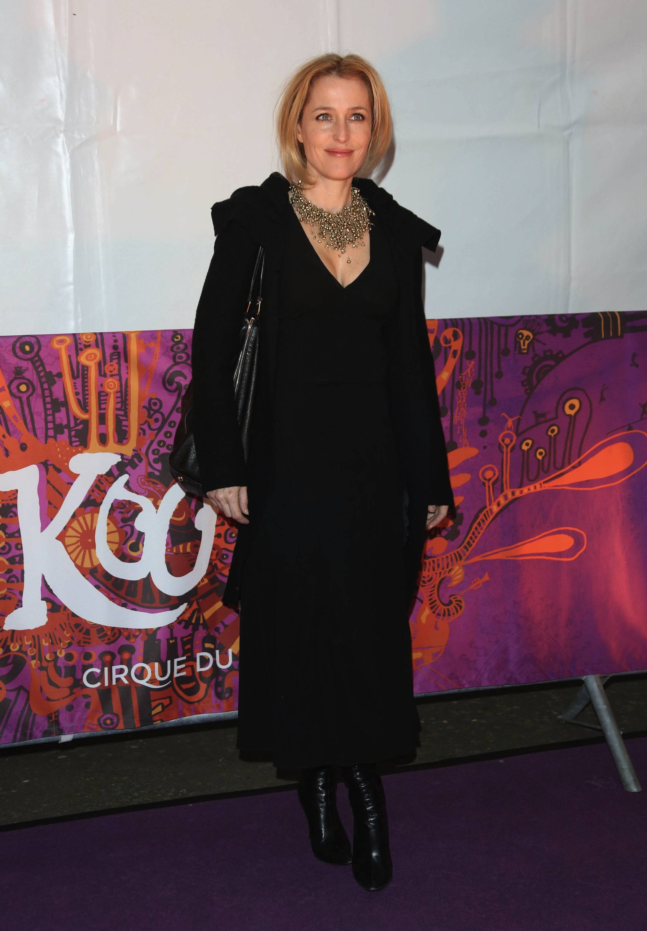Gillian Anderson Pictures Gillian Anderson - Cirque Du Soleil's Kooza 1/8/13
