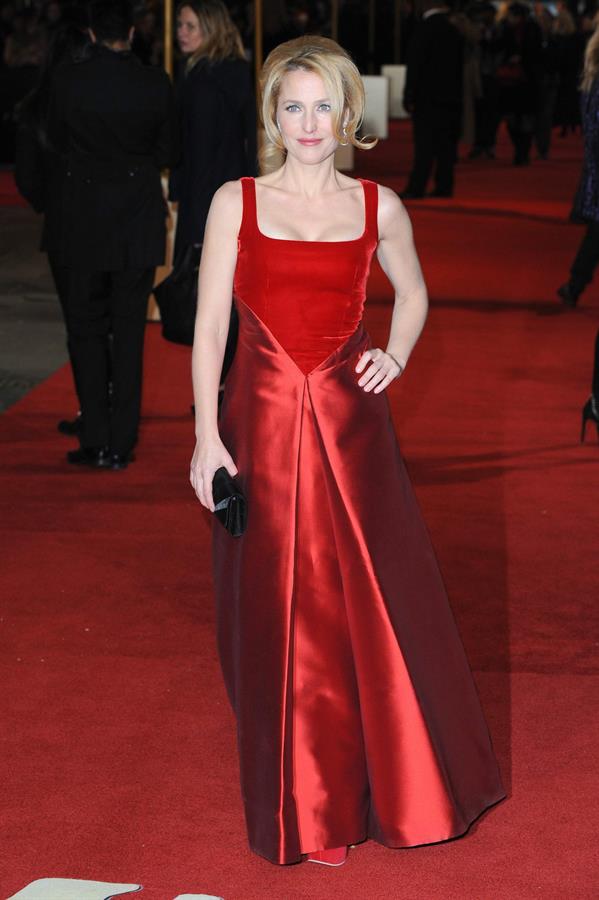 Gillian Anderson The World Premiere Of Les Miserables December 5, 2012 