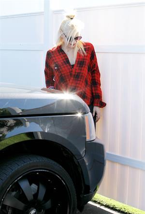 Gwen Stefani in Malibu 10/19/13  