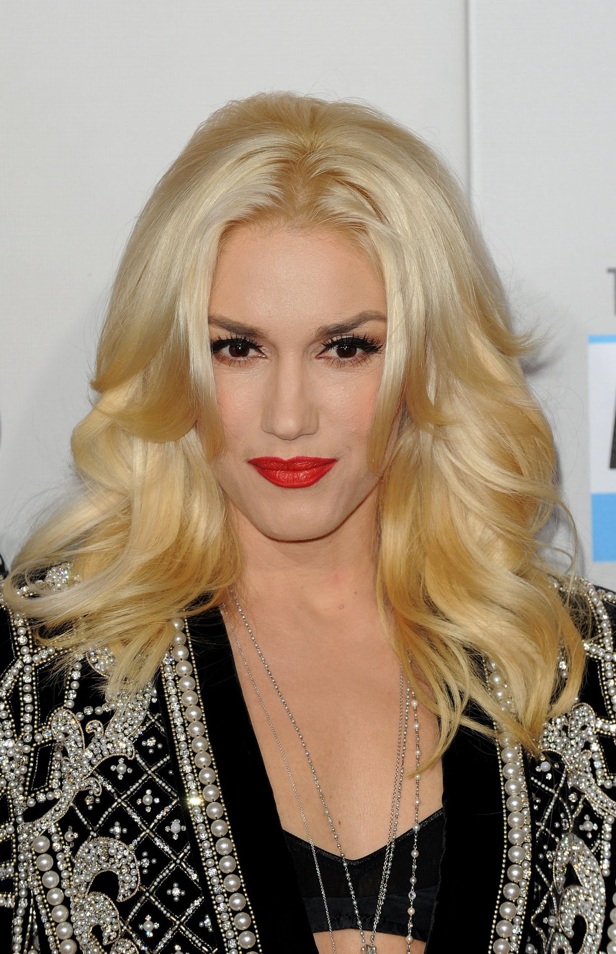 Gwen Stefani and No Doubt American Music Awards (November 18, 2012) 