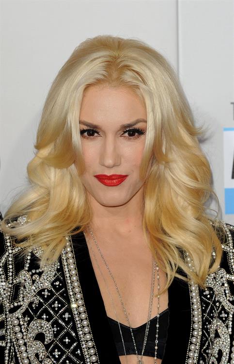 Gwen Stefani and No Doubt American Music Awards (November 18, 2012) 
