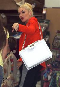 Gwen Stefani Spotted entering a store in Studio City (October 13, 2012) 