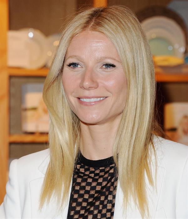 Gwyneth Paltrow Book signing at Williams-Sonoma in Beverly Hills on Apr. 5, 2013 