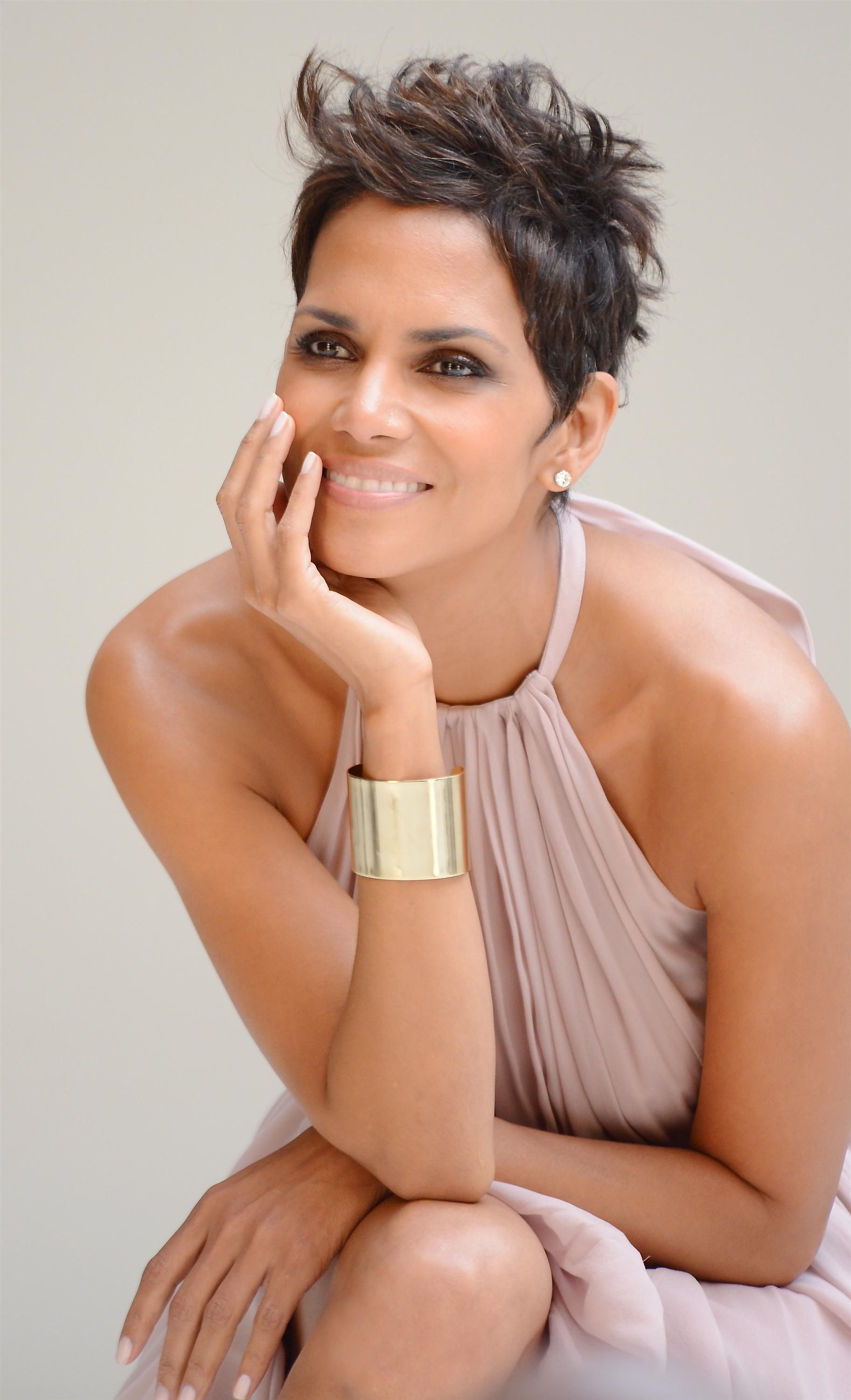 Halle Berry shooting a commercial for 5th Avenue Collection in LA on February 21, 2013