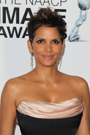 Halle Berry 44th NAACP Image Awards in LA - 01/02/13 