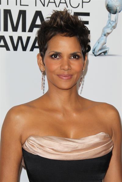 Halle Berry 44th NAACP Image Awards in LA - 01/02/13 