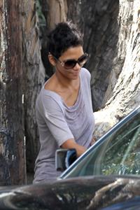Halle Berry and Olivier Martinez house hunting in Malibu Sept 29, 2012 