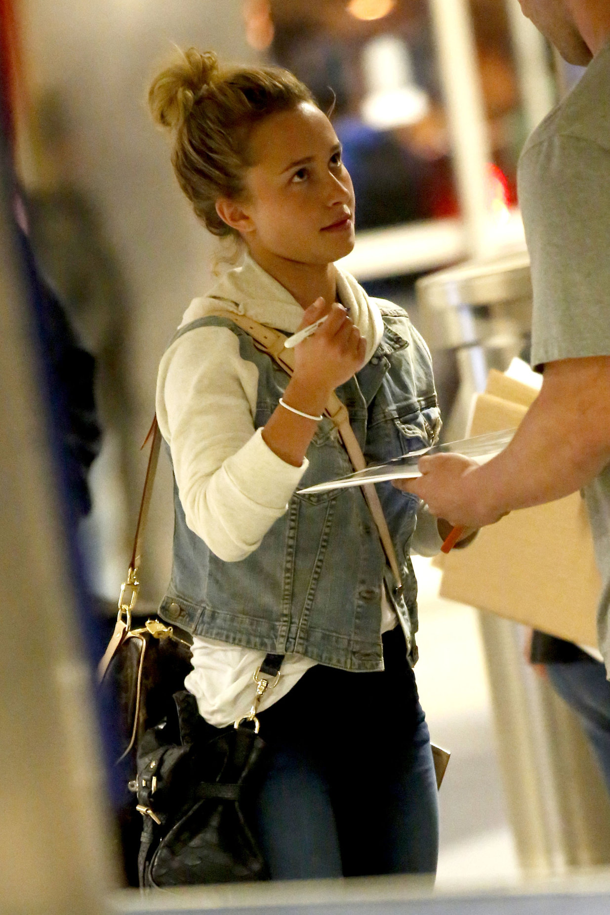 Hayden Panettiere arriving at LAX Airport and signing autographs on May 29, 2013