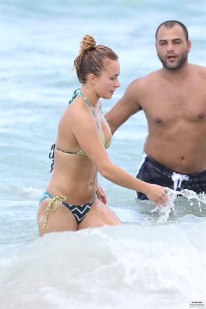 Hayden Panettiere - Bikini candids in Miami 9/1/13