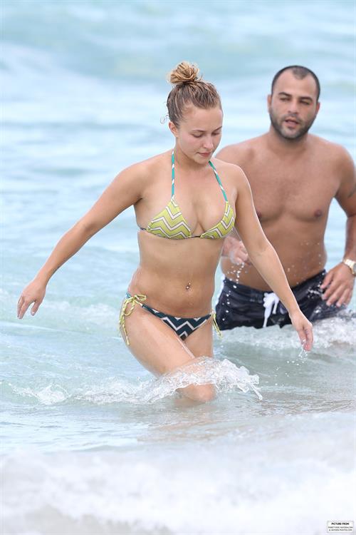Hayden Panettiere - Bikini candids in Miami 9/1/13