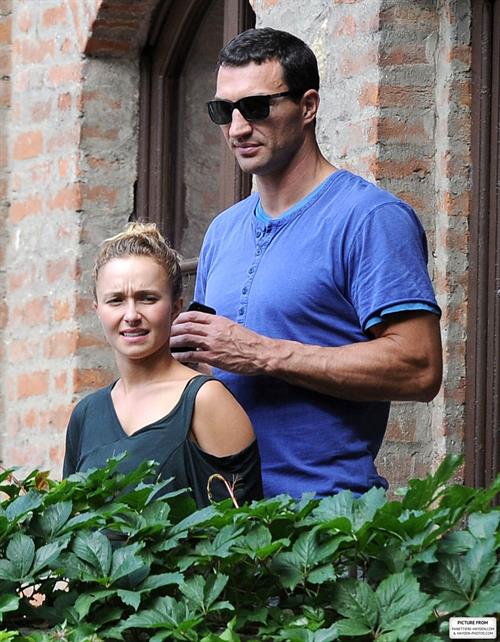 Hayden Panettiere & Wladimir Klitschko checking out the sights in Verona, Italy on June 6, 2013