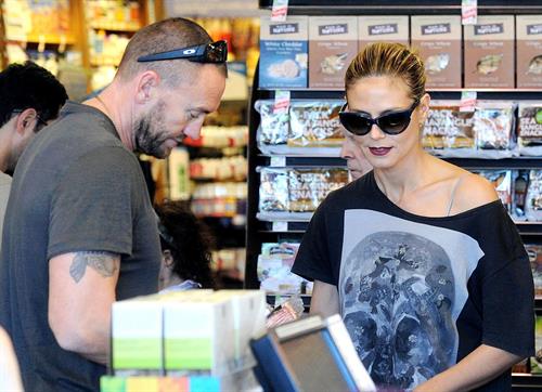 Heidi Klum Grocery shopping in Brentwood