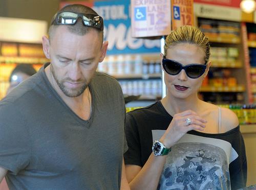 Heidi Klum Grocery shopping in Brentwood