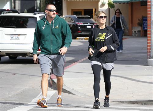 Heidi Klum Spotted leaving the gym and grabbing Starbucks in Brentwood (November 14, 2012) 