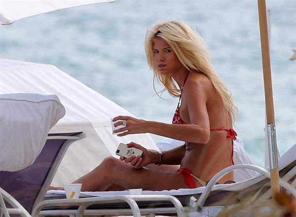 Victoria Silvstedt Spends the day on the beach in bikini in Miami on November 16, 2012