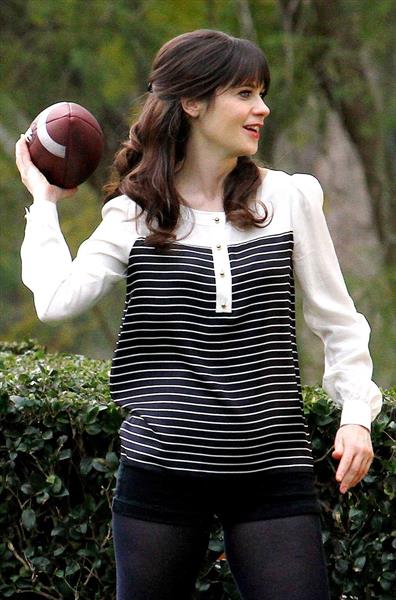 Zooey Deschanel  New Girl  set candids in LA 1/23/13  